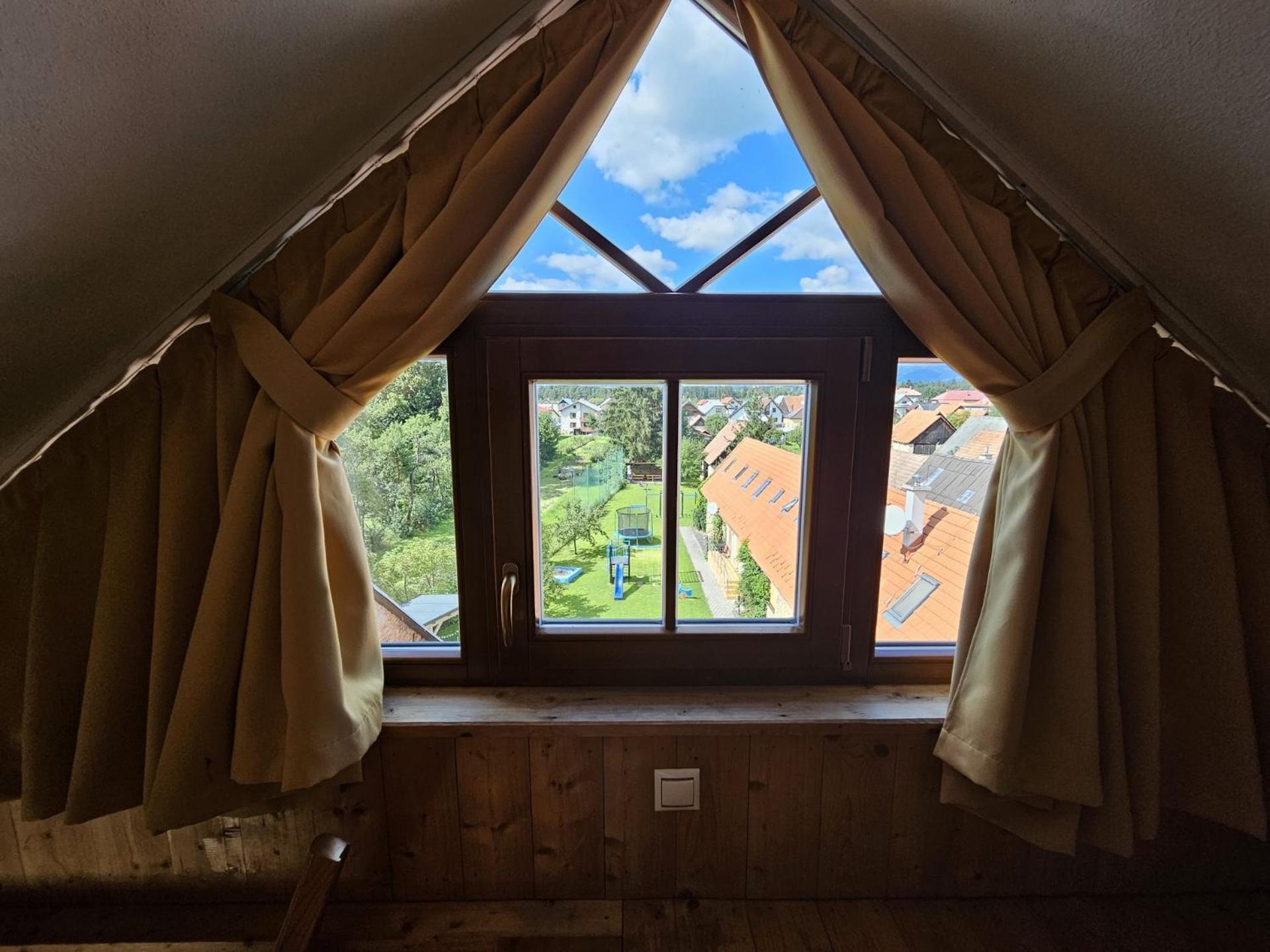 Penzion Pod Krivanom Liptovský Hrádok Exteriör bild