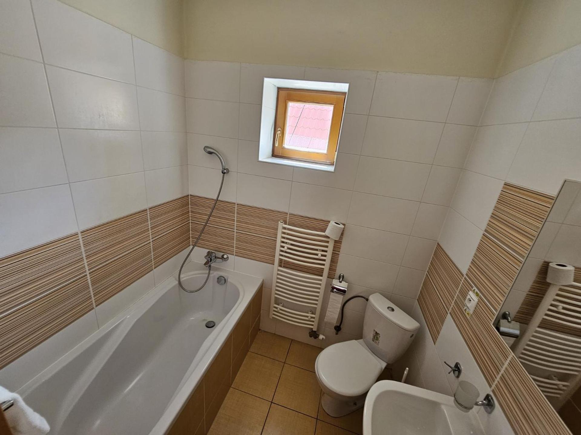 Penzion Pod Krivanom Liptovský Hrádok Exteriör bild