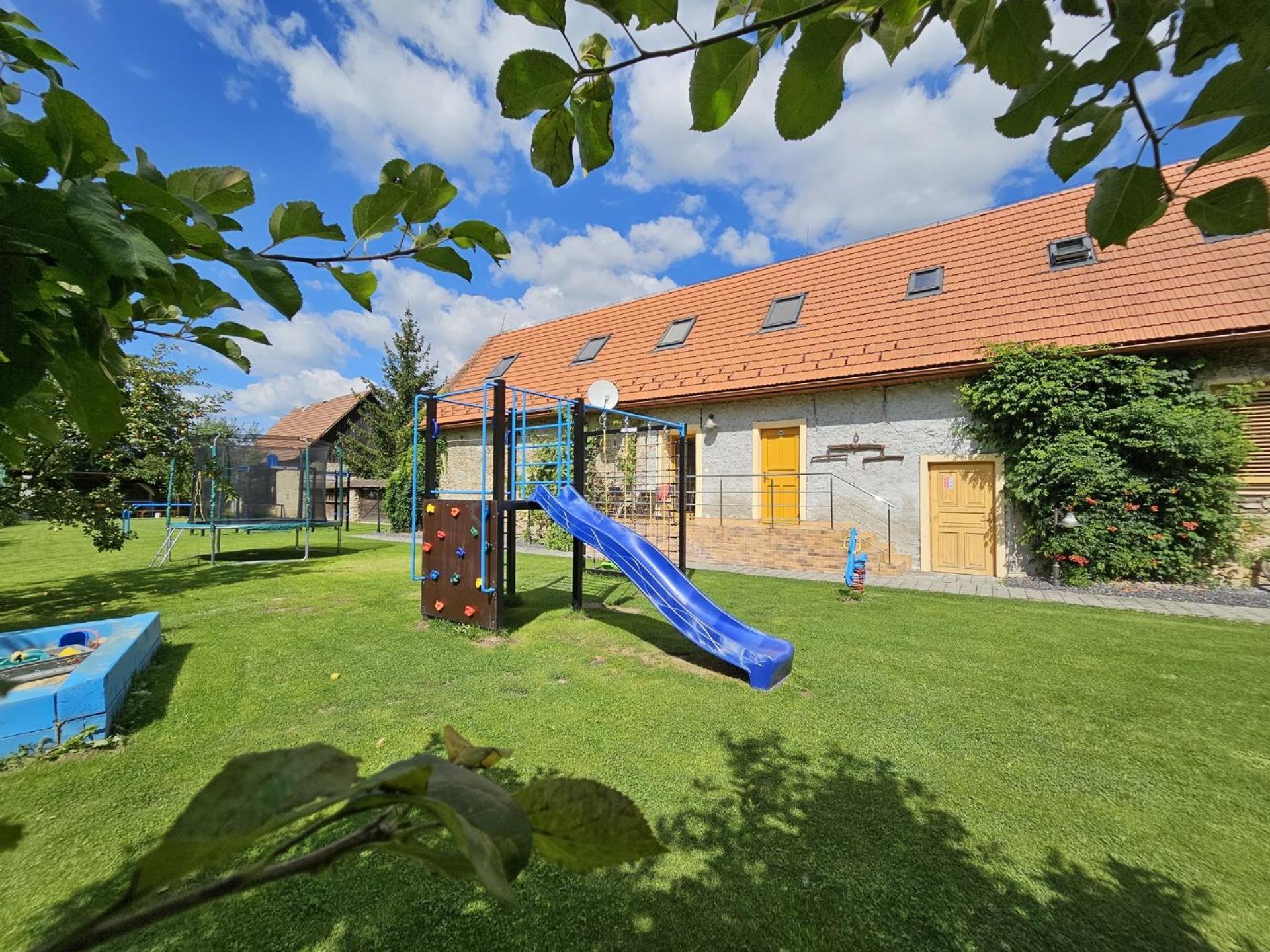 Penzion Pod Krivanom Liptovský Hrádok Exteriör bild